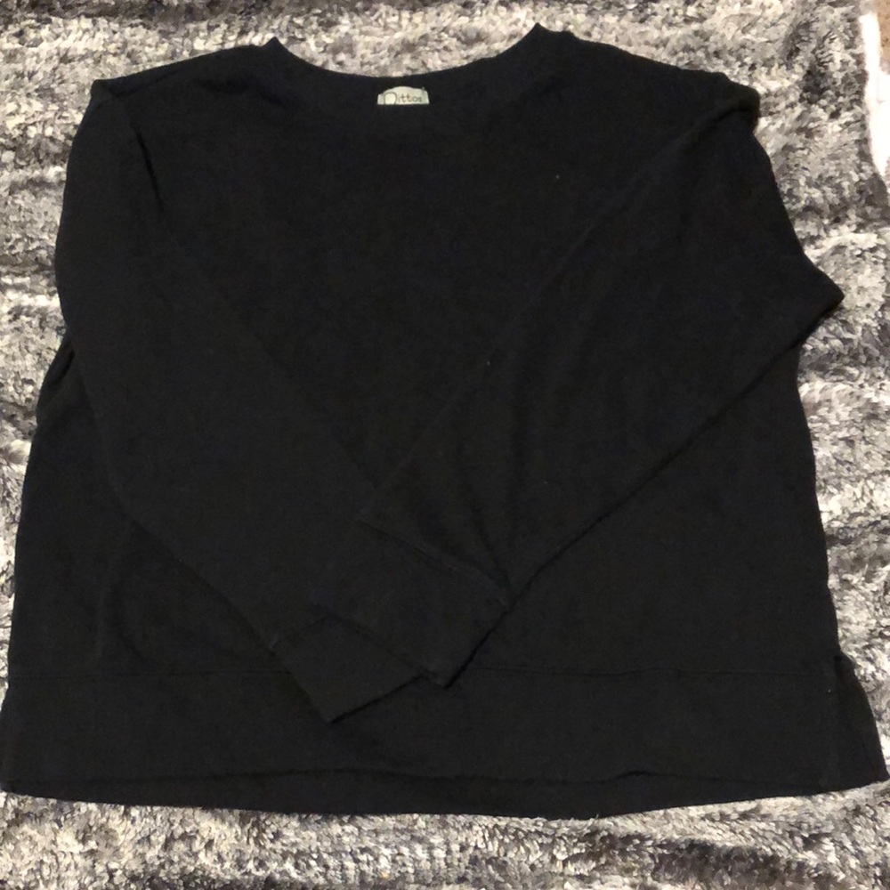 oversized sweat shirt. never worn.